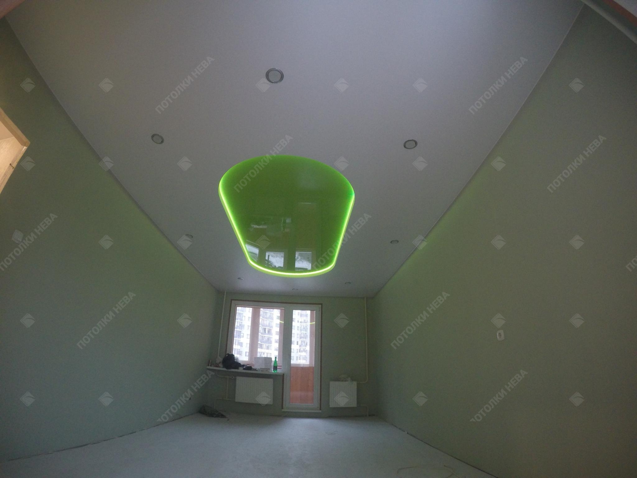Светодиодный потолок в гостиной